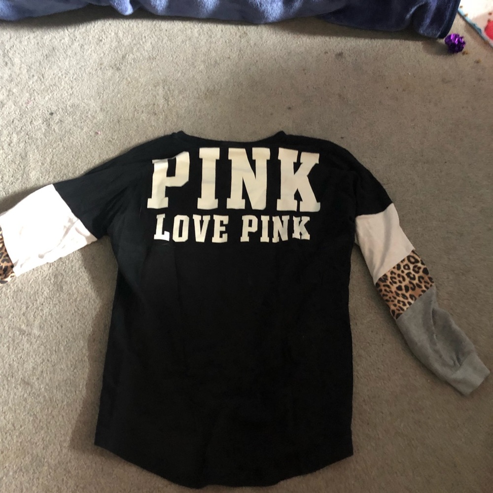 VS Pink cheetah crew neck top